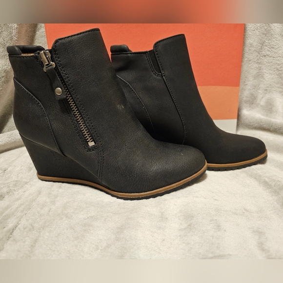 SOUL Naturalizer Shoes - Soul Naturalizer Black Ankle Booties
